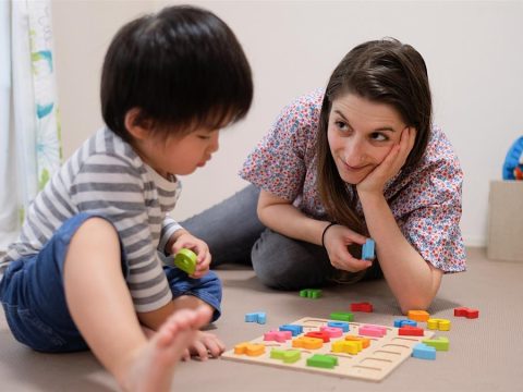 Can thiệp sớm cho trẻ em là gì? Tầm quan trọng và lợi ích cha mẹ cần biết