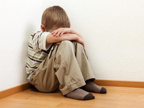 Phân biệt trẻ chậm phát triển và trẻ tự kỷ