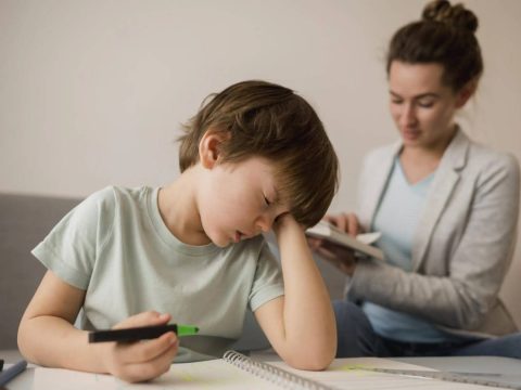 Cha mẹ nên làm gì khi con bị tăng động giảm chú ý?